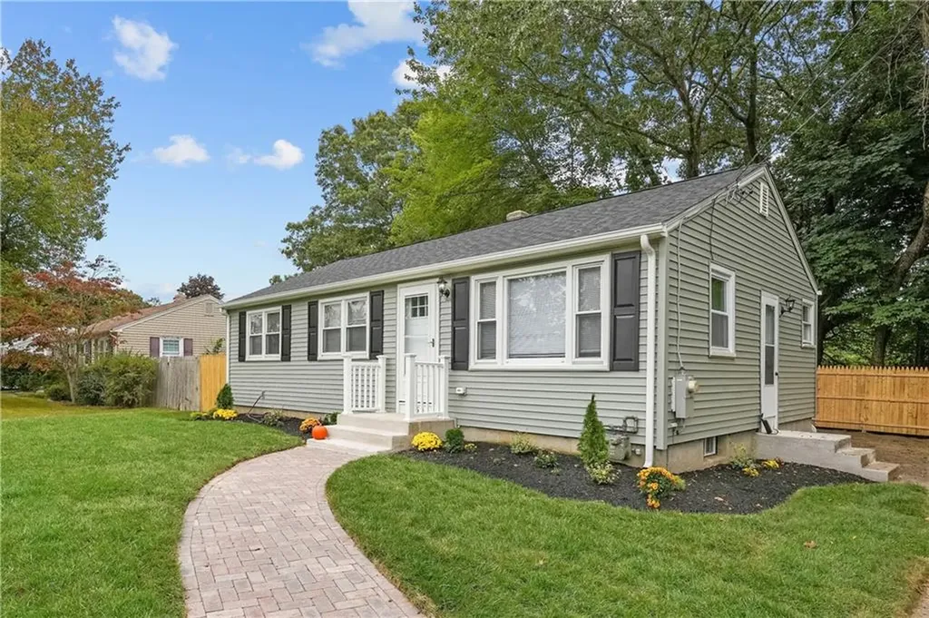 150 Dickens Street Warwick RI 02886