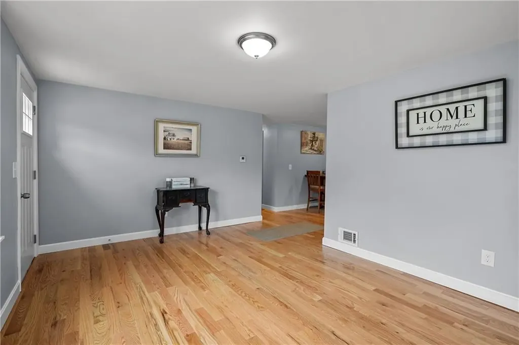 150 Dickens Street Warwick RI 02886
