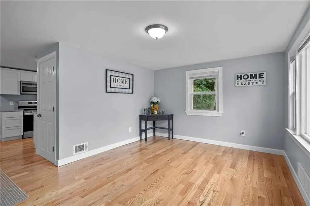 150 Dickens Street Warwick RI 02886