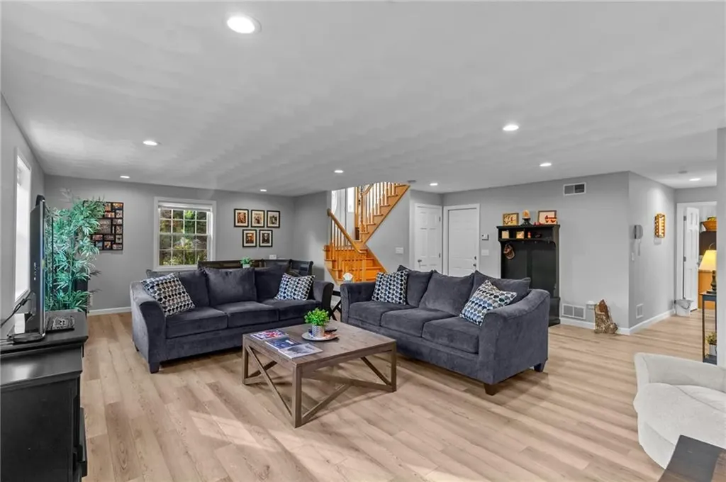 39 Curran Road Cumberland RI 02864