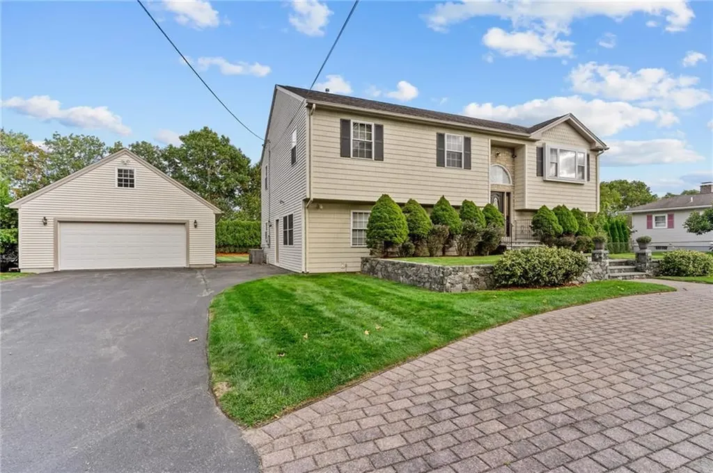 39 Curran Road Cumberland RI 02864