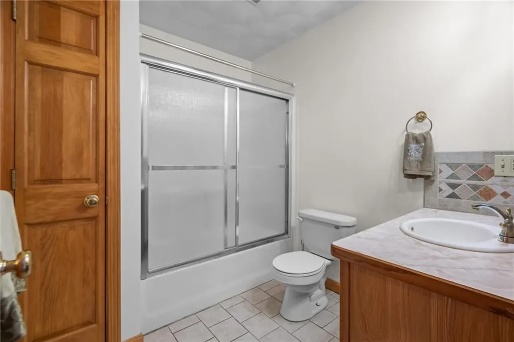 39 Curran Road Cumberland RI 02864