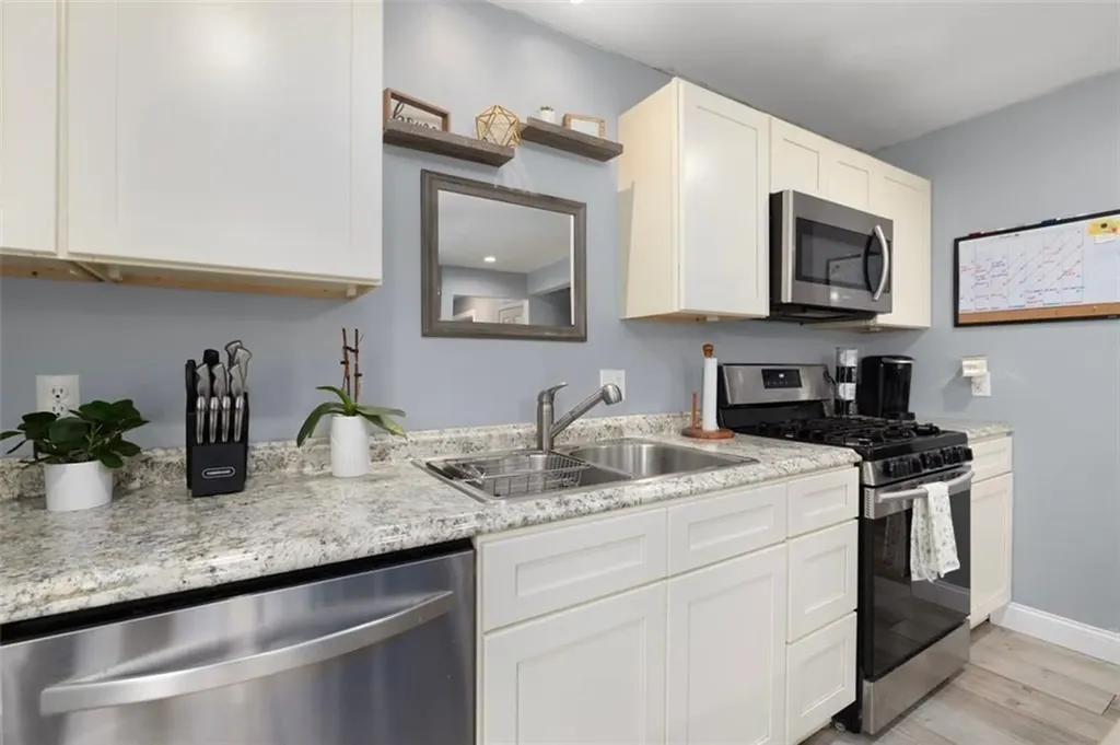 35 Oriole Avenue Pawtucket RI 02860