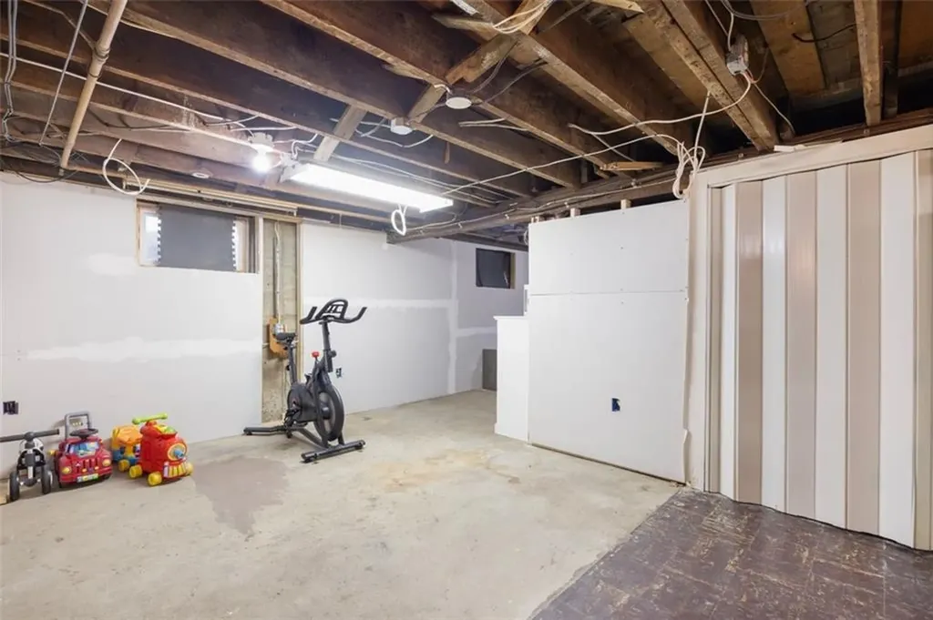 35 Oriole Avenue Pawtucket RI 02860