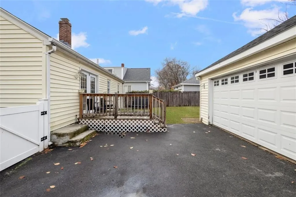 35 Oriole Avenue Pawtucket RI 02860