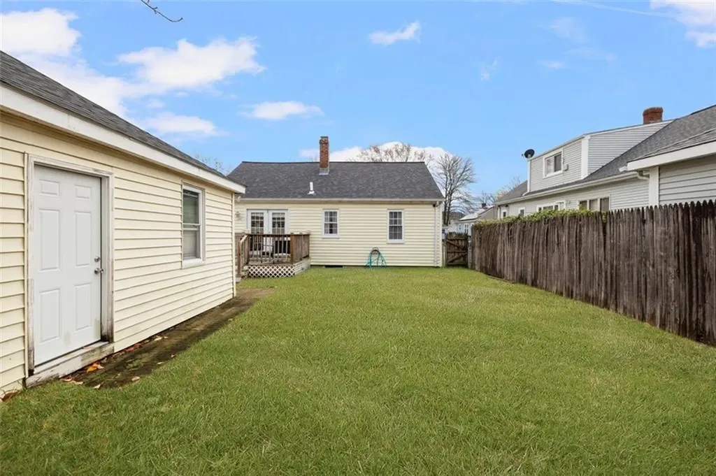 35 Oriole Avenue Pawtucket RI 02860