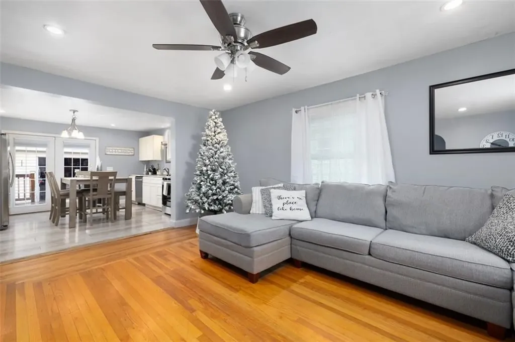 35 Oriole Avenue Pawtucket RI 02860