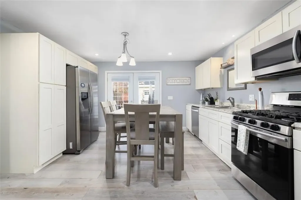 35 Oriole Avenue Pawtucket RI 02860