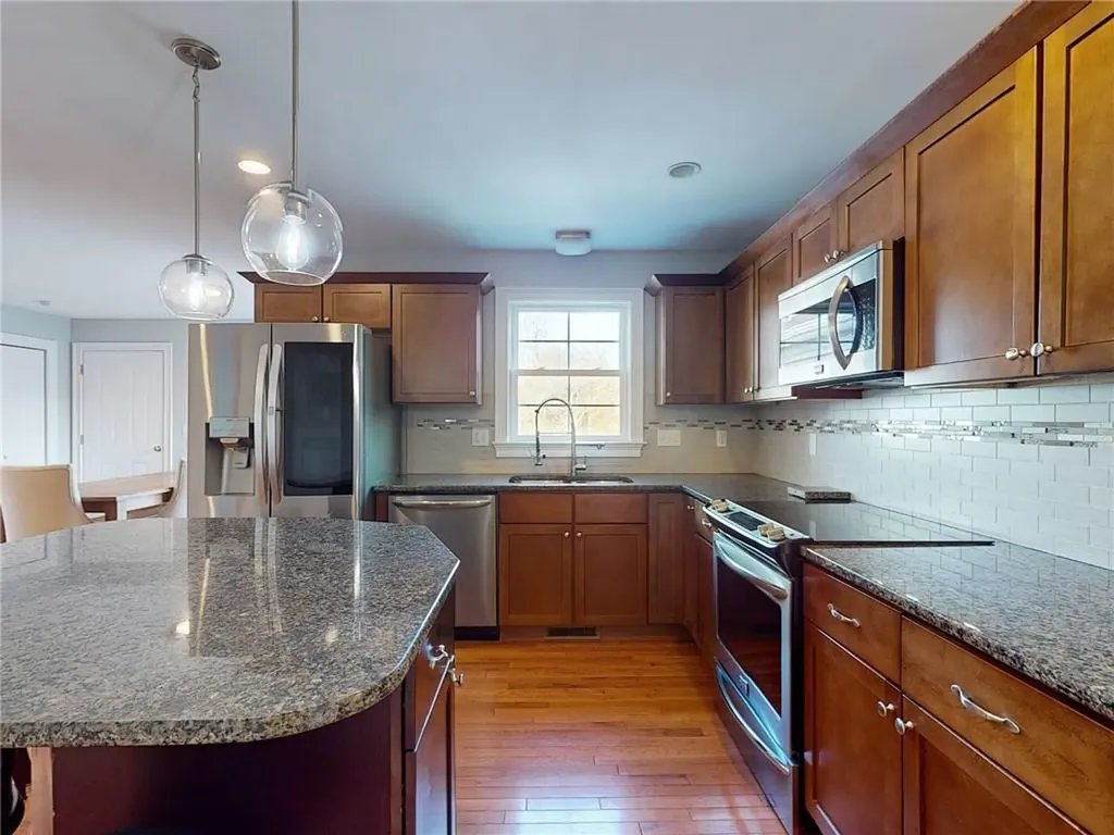 10 Deer Run Road Bristol RI 02809