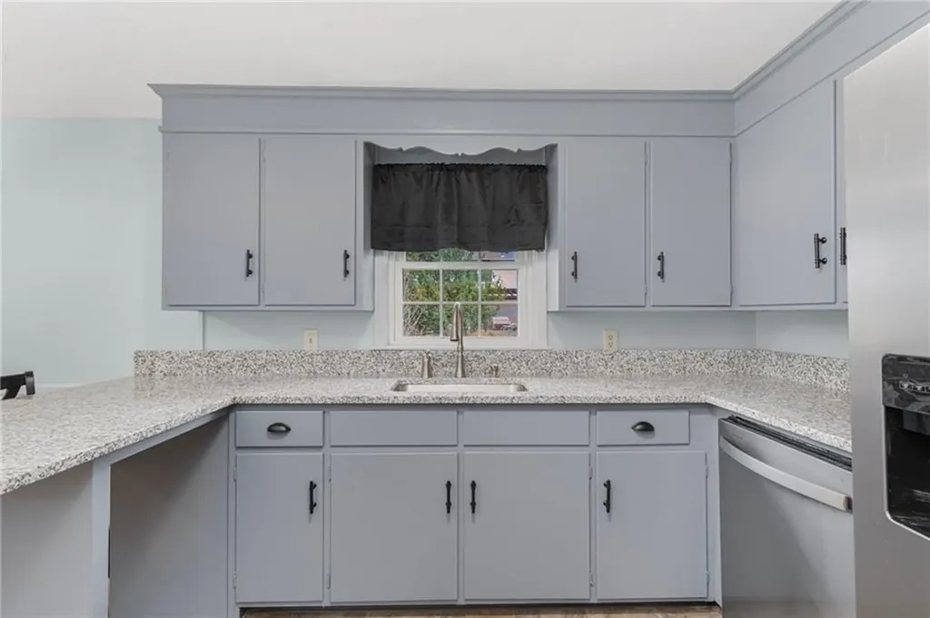 27 Priscilla Road Woonsocket RI 02895