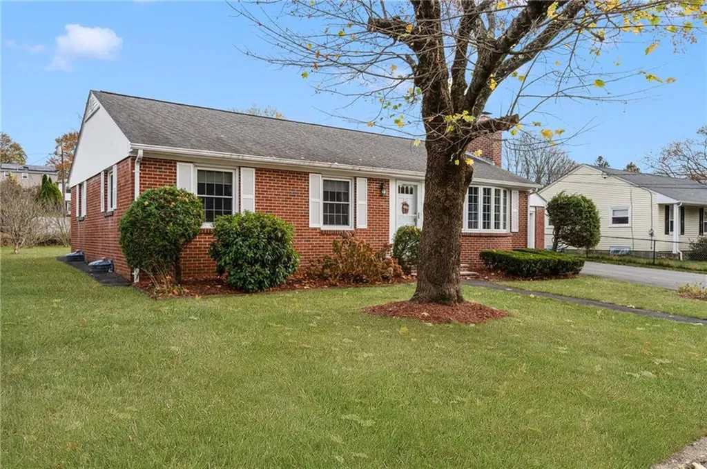 27 Priscilla Road Woonsocket RI 02895