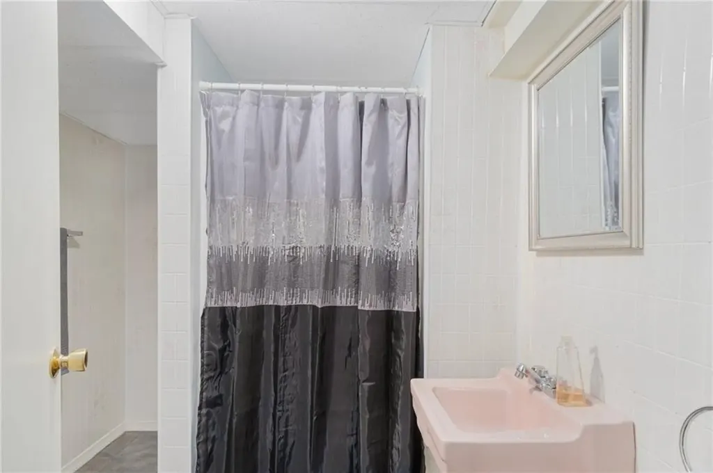 27 Priscilla Road Woonsocket RI 02895