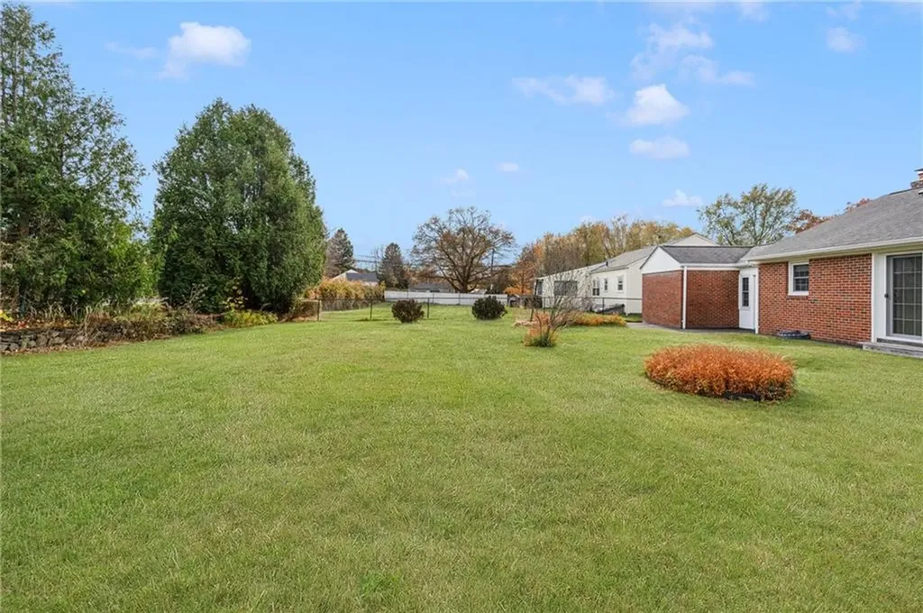 27 Priscilla Road Woonsocket RI 02895