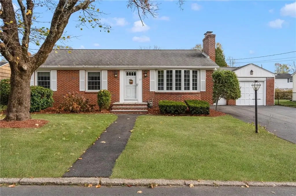 27 Priscilla Road Woonsocket RI 02895