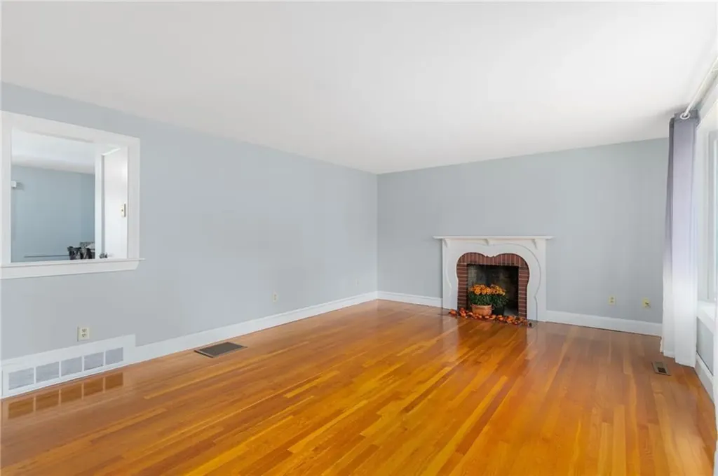 27 Priscilla Road Woonsocket RI 02895