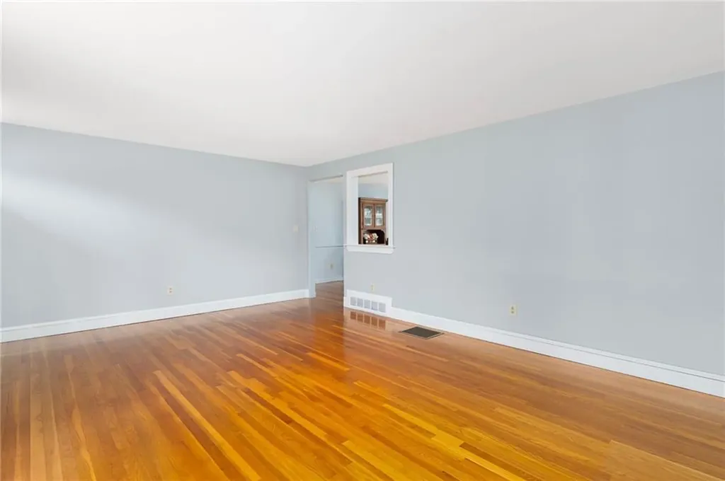 27 Priscilla Road Woonsocket RI 02895