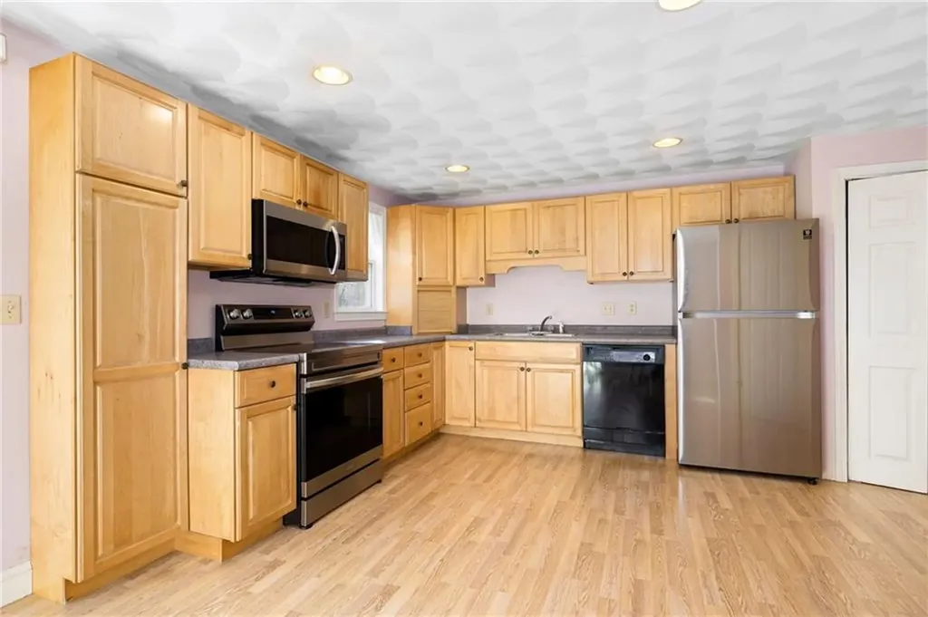 90 92 Loretta Street Cranston RI 02910