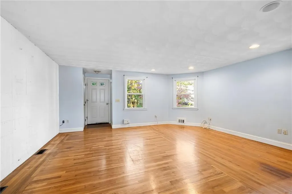 90 92 Loretta Street Cranston RI 02910