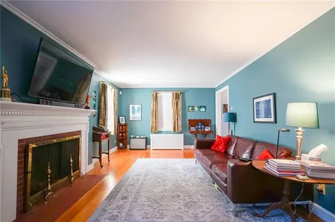 21 Holbrook Avenue East Providence RI 02916