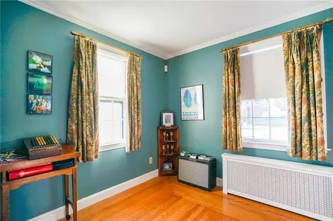 21 Holbrook Avenue East Providence RI 02916