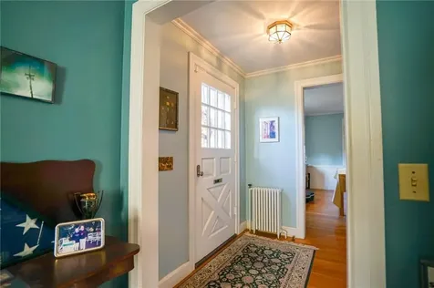 21 Holbrook Avenue East Providence RI 02916