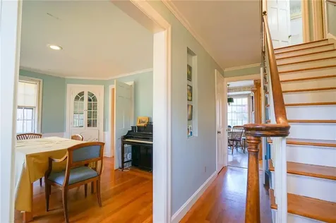 21 Holbrook Avenue East Providence RI 02916