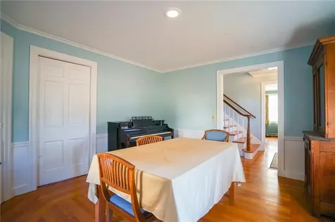 21 Holbrook Avenue East Providence RI 02916