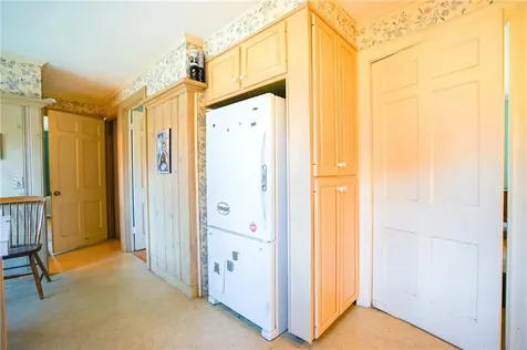 21 Holbrook Avenue East Providence RI 02916