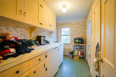 21 Holbrook Avenue East Providence RI 02916