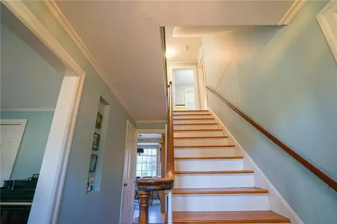 21 Holbrook Avenue East Providence RI 02916