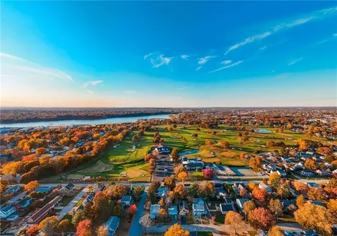 21 Holbrook Avenue East Providence RI 02916