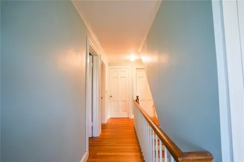 21 Holbrook Avenue East Providence RI 02916