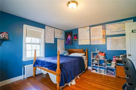 21 Holbrook Avenue East Providence RI 02916