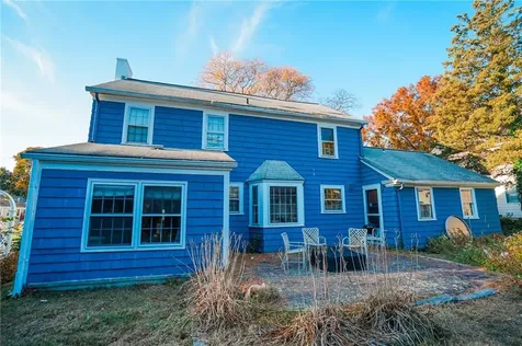 21 Holbrook Avenue East Providence RI 02916