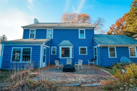 21 Holbrook Avenue East Providence RI 02916