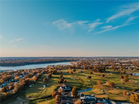 21 Holbrook Avenue East Providence RI 02916