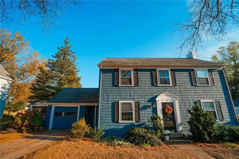 21 Holbrook Avenue East Providence RI 02916