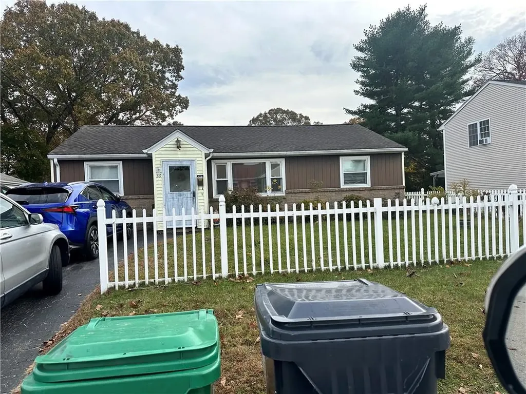 36 Lindy Avenue Warwick RI 02889