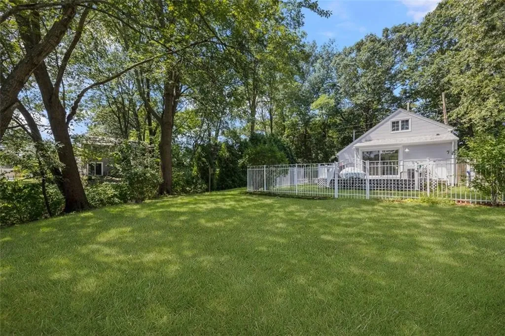 11 North Shore Street Warwick RI 02889