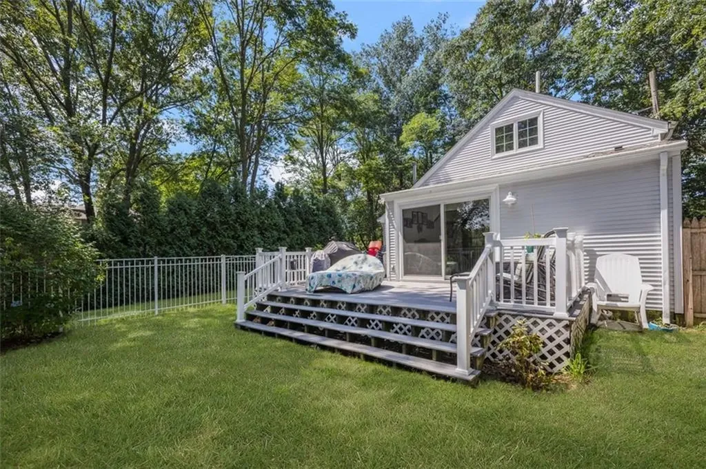 11 North Shore Street Warwick RI 02889