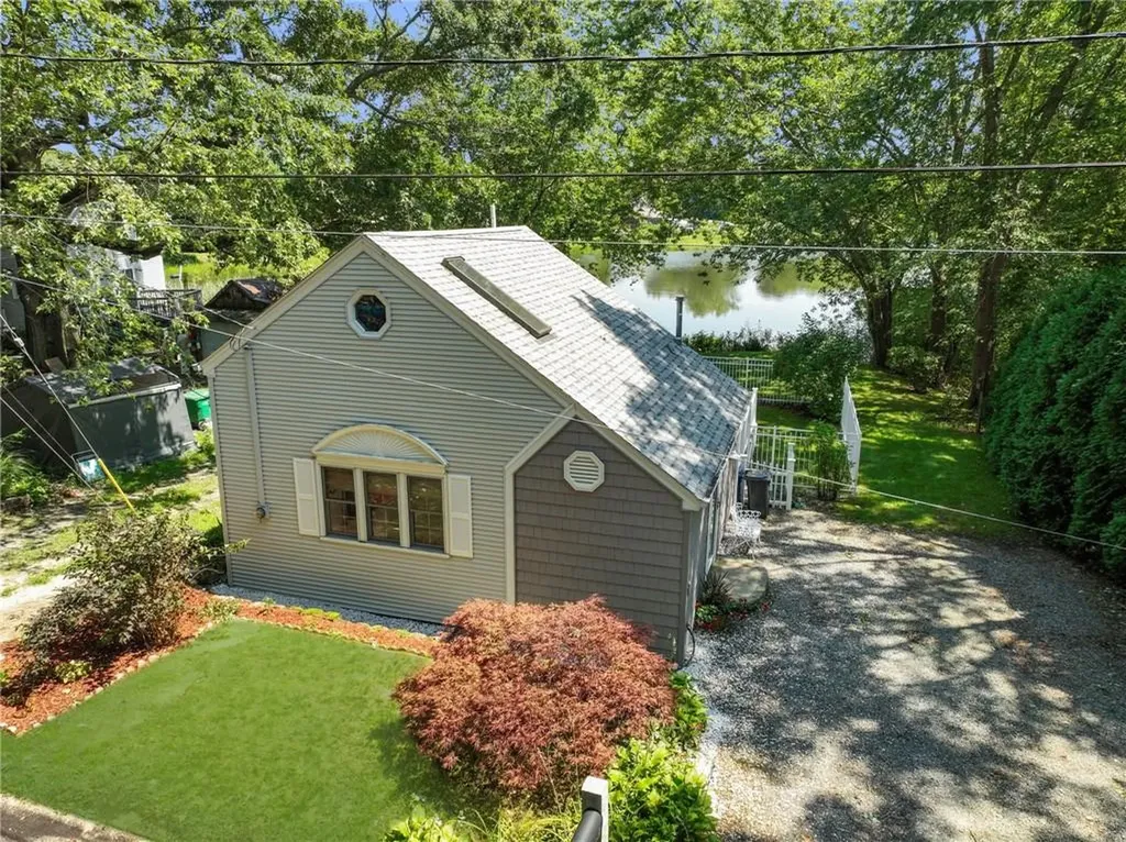 11 North Shore Street Warwick RI 02889