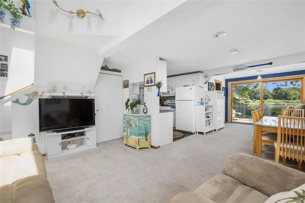 11 North Shore Street Warwick RI 02889