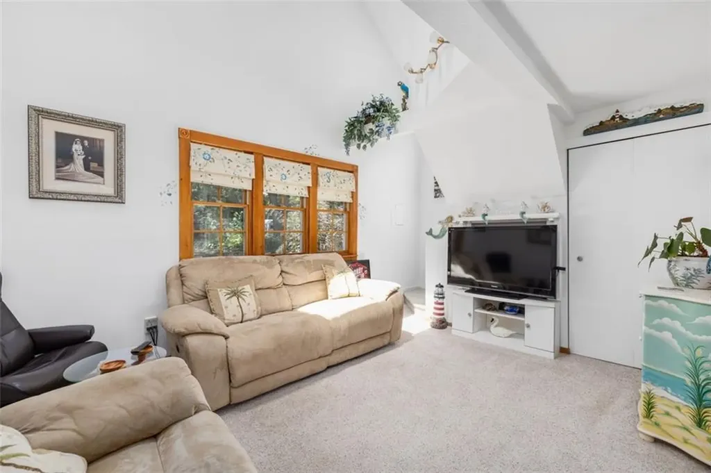 11 North Shore Street Warwick RI 02889