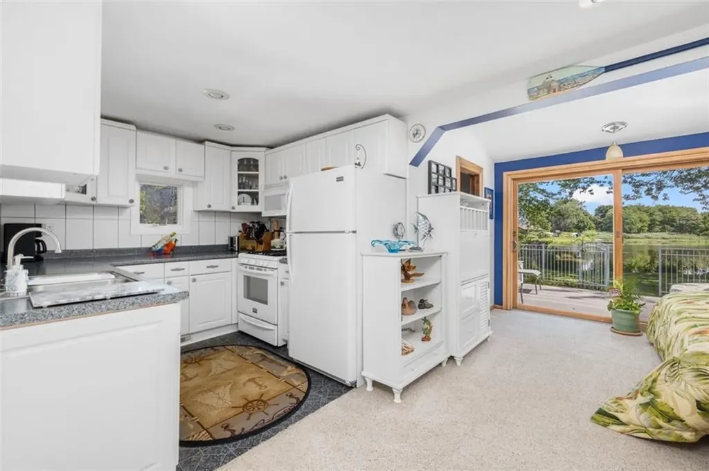 11 North Shore Street Warwick RI 02889