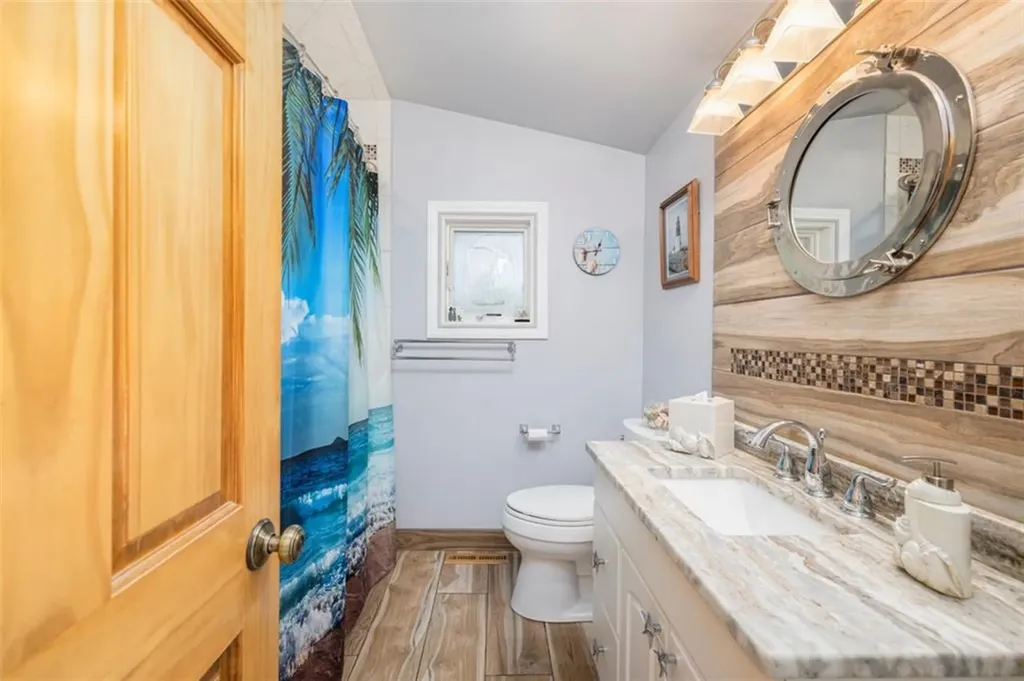 11 North Shore Street Warwick RI 02889