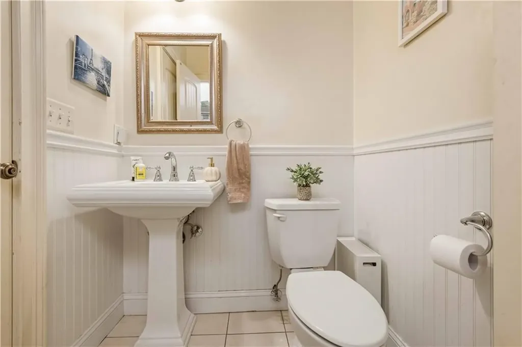 91 Waverly Street Warwick RI 02889