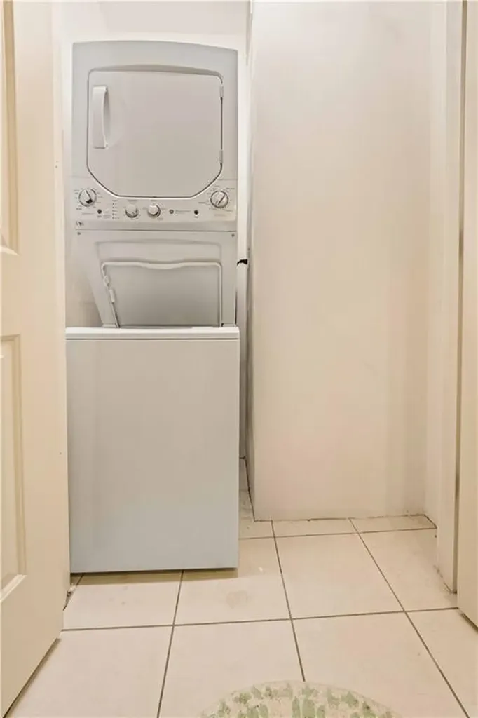 91 Waverly Street Warwick RI 02889