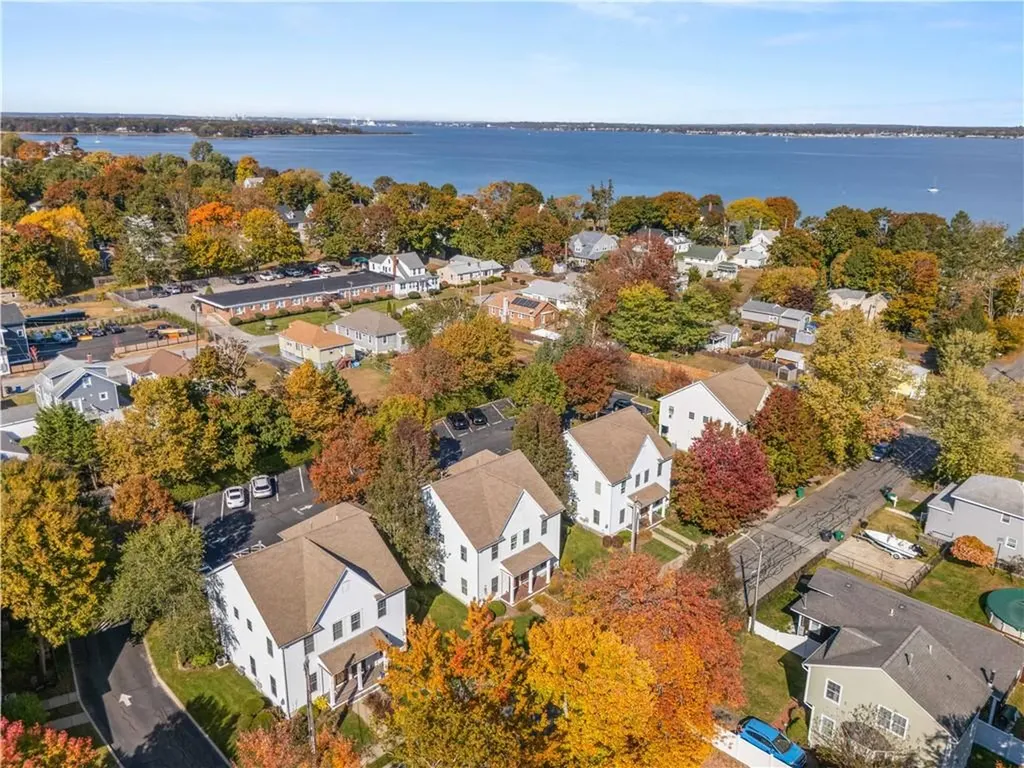 91 Waverly Street Warwick RI 02889