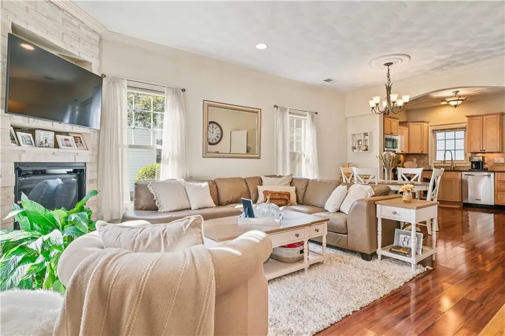 91 Waverly Street Warwick RI 02889