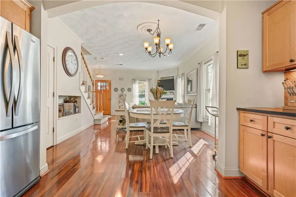 91 Waverly Street Warwick RI 02889